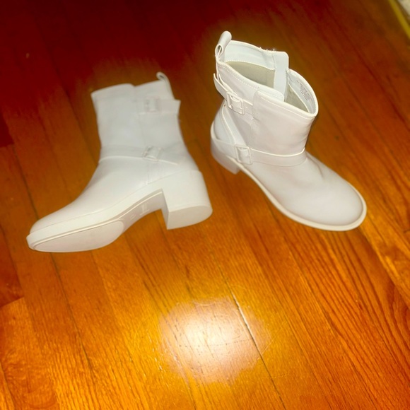 ALFANI Step Flex CHANTAL boots. Winter White with Straps. - Picture 6 of 6